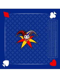 Tapis de jeu de belote bleu carré avec motif de masque de joker, symboles rouge et blanc, et tableau de comptage des points